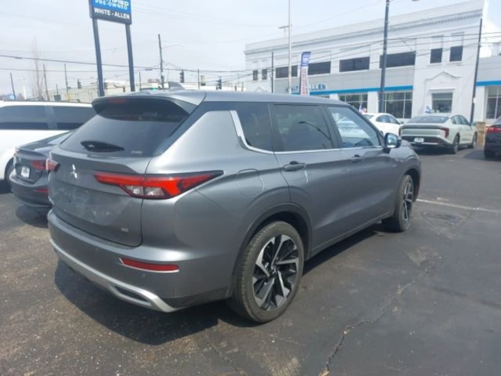 Used 2024 Mitsubishi Outlander SE SUV