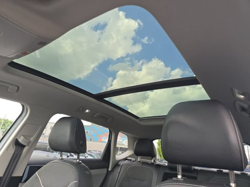 Used 2024 Volkswagen Taos SE SUV