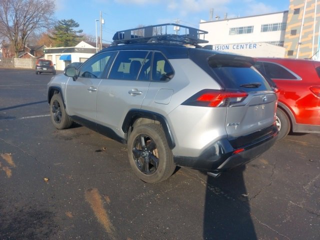 2020 Toyota RAV4 Hybrid XSE photo 2