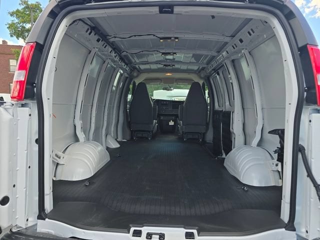 2026 Chevrolet Express Cargo Work Van - Photo 11
