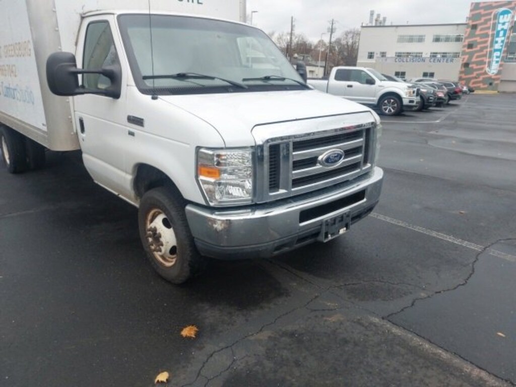 Used 2015 Ford Econoline Commercial Cutaway NA Truck