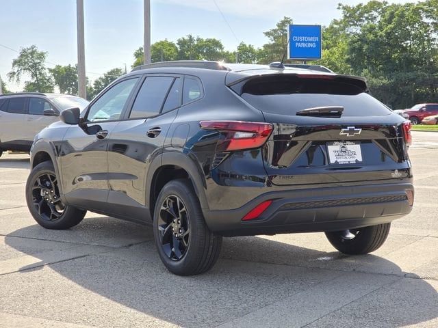 2026 Chevrolet Trax LT - Photo 9