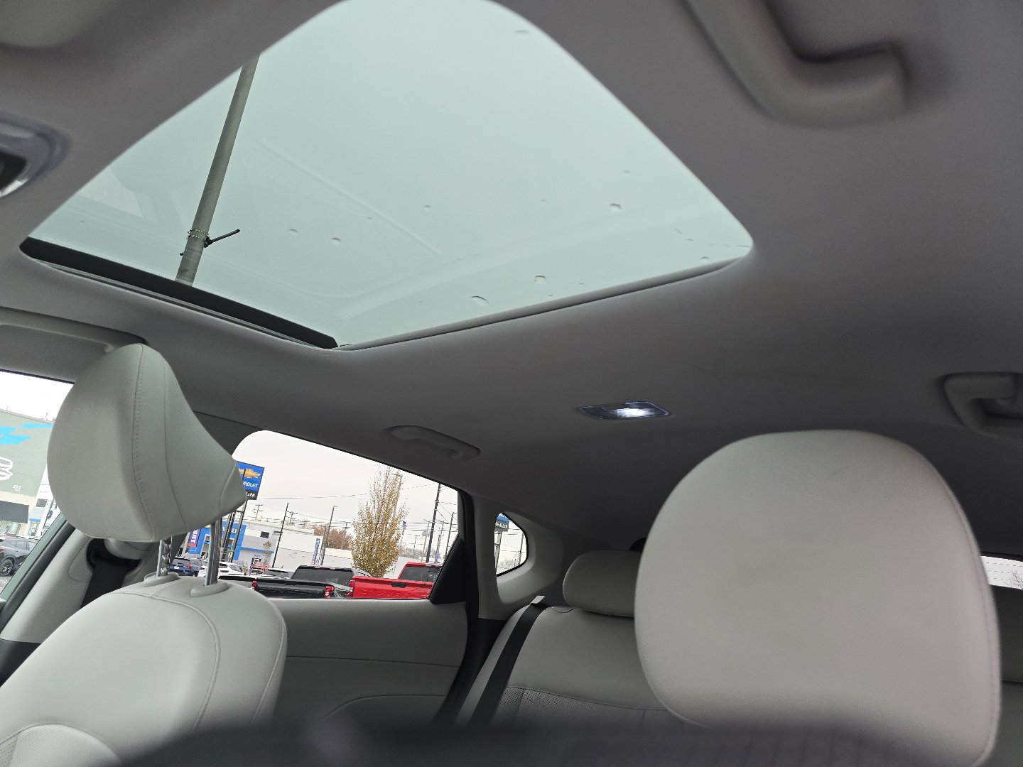 2024 Hyundai Kona Limited photo 3