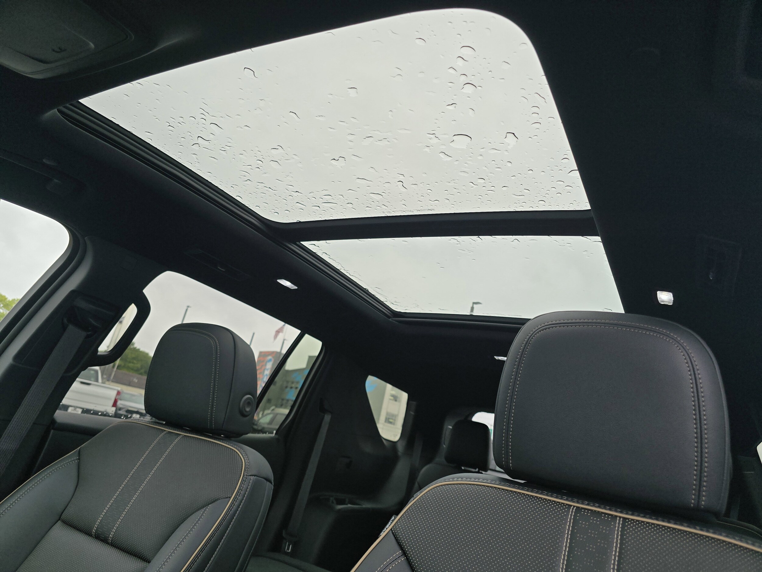 2026 Chevrolet Traverse High Country photo 3