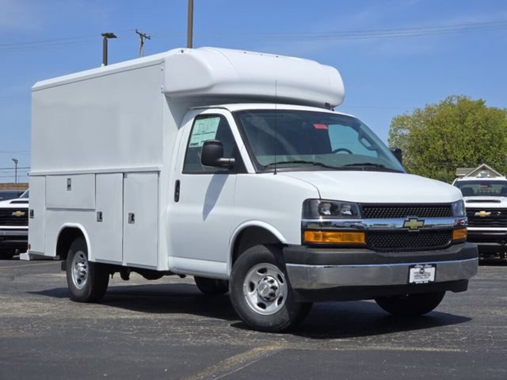 New 2026 Chevrolet Express Commercial Cutaway 1WT Cutaway Van