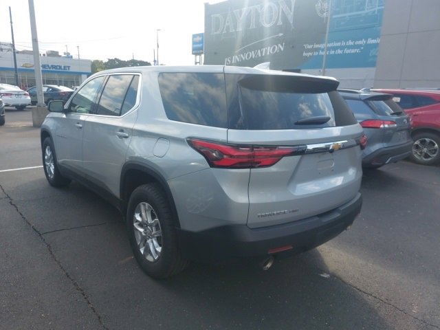 2022 Chevrolet Traverse LS photo 3