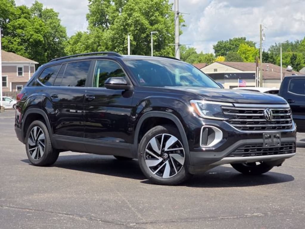 Used 2024 Volkswagen Atlas 2.0T SE w/Technology SUV