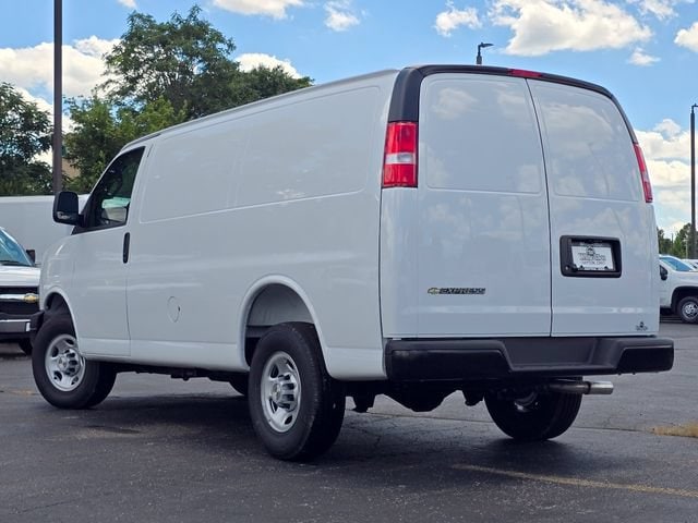 2026 Chevrolet Express Cargo Work Van - Photo 9