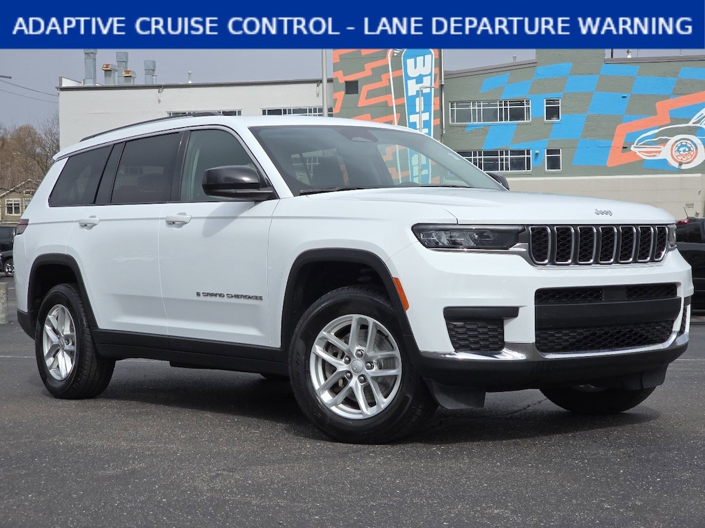 Used 2023 Jeep Grand Cherokee L Laredo SUV