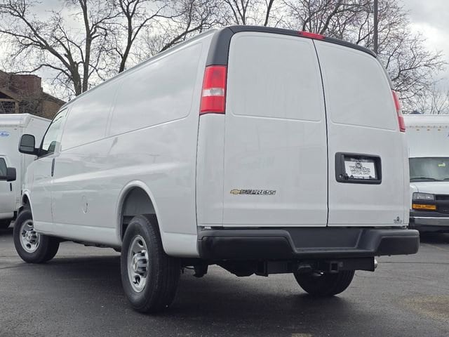 2026 Chevrolet Express Cargo Work Van - Photo 10