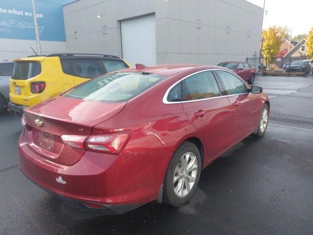 2019 Chevrolet Malibu 1LT photo 2