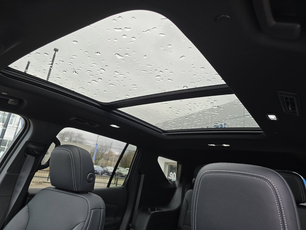 New 2026 Chevrolet Traverse FWD LT SUV