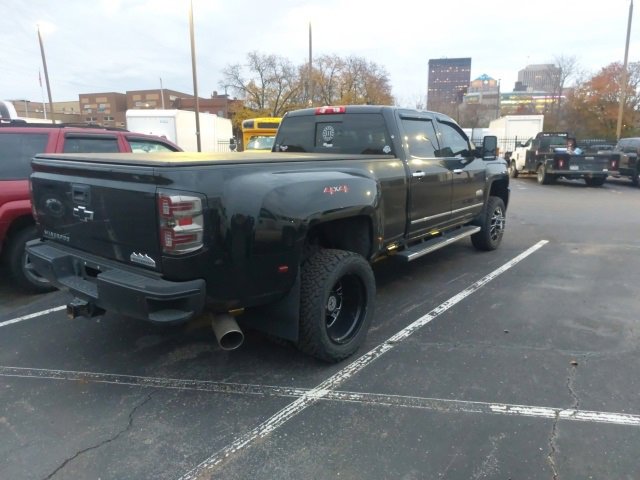 2018 Chevrolet Silverado 3500HD High Country photo 2