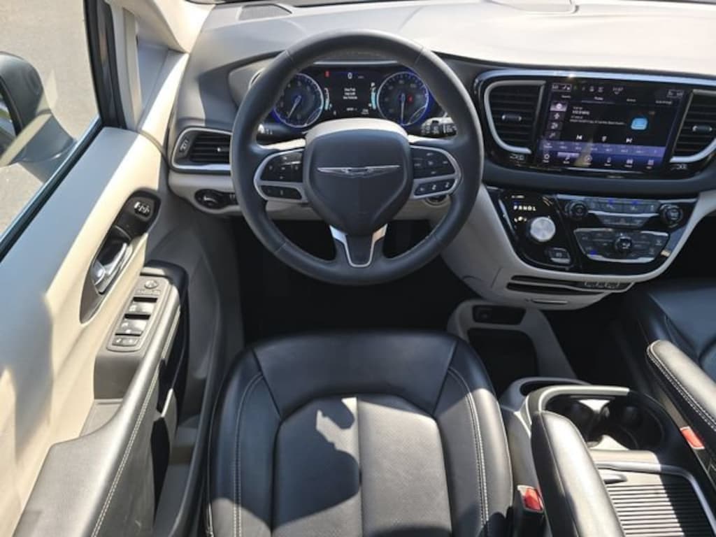 Used 2023 Chrysler Pacifica Touring L Van Passenger Van