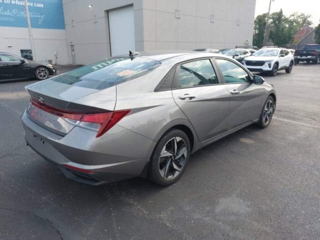 Used 2023 Hyundai Elantra SEL Sedan
