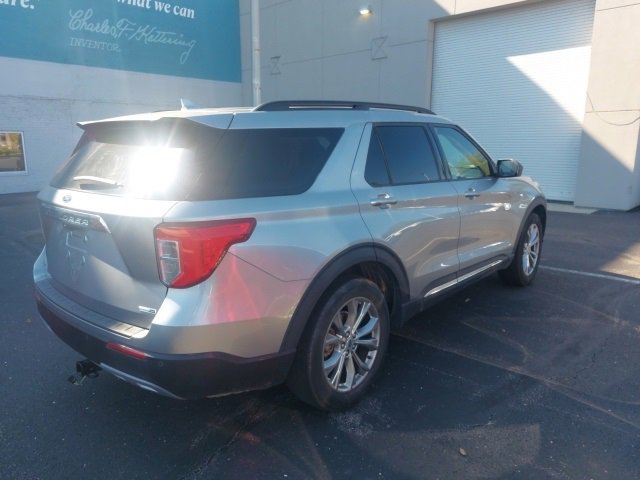2020 Ford Explorer XLT photo 2