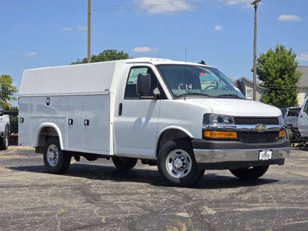 New 2026 Chevrolet Express Commercial Cutaway 1WT Cutaway Van