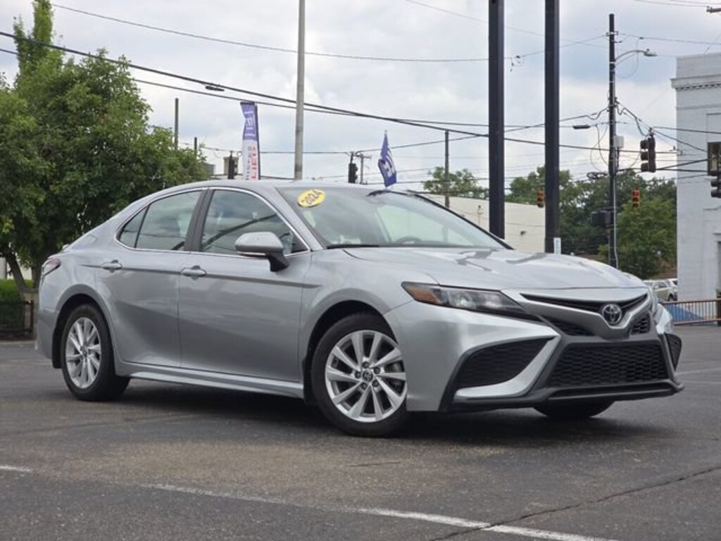 Used 2024 Toyota Camry SE Sedan