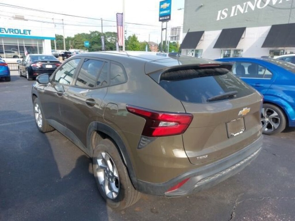 Used 2024 Chevrolet Trax LS SUV