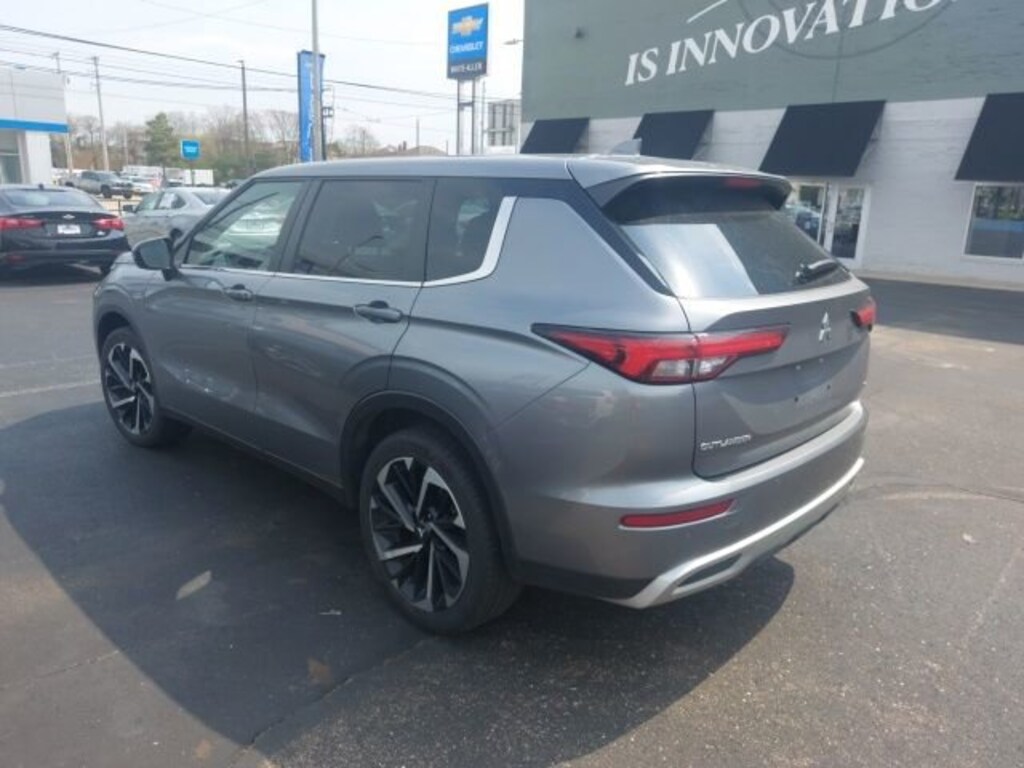 Used 2024 Mitsubishi Outlander SE SUV