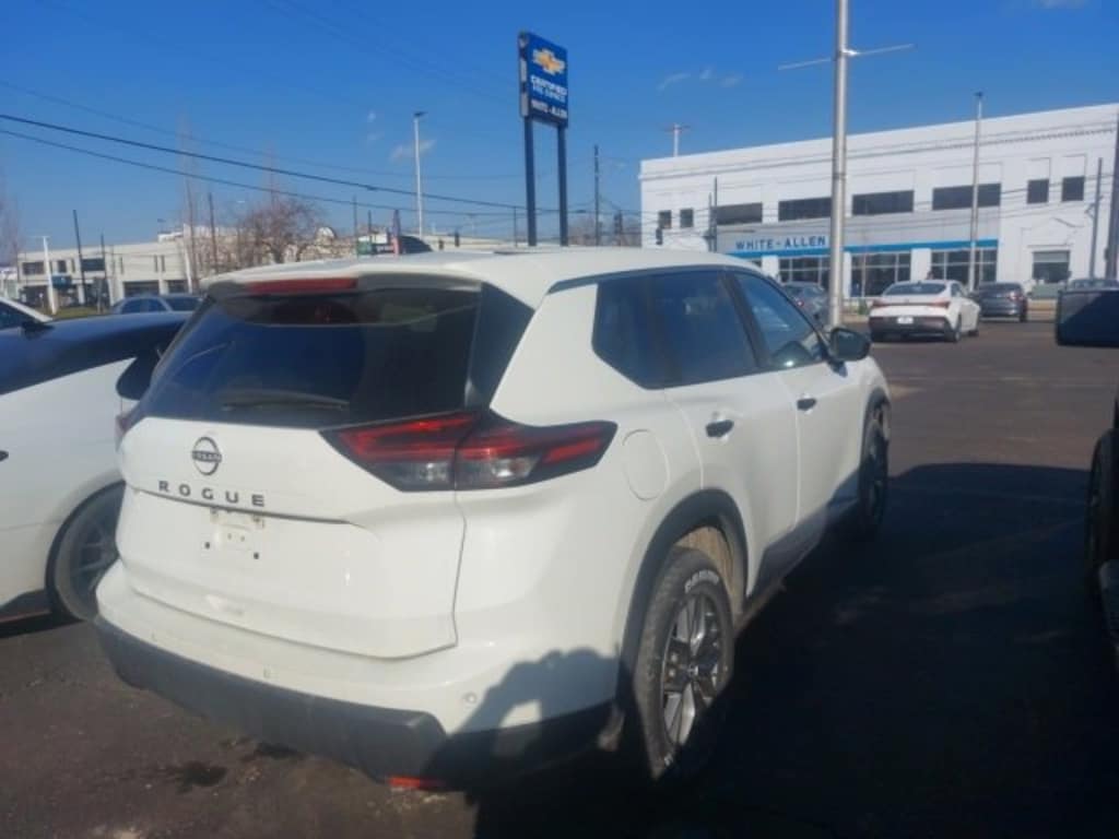 Used 2024 Nissan Rogue S SUV