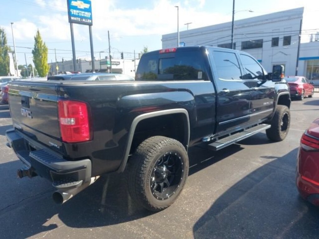 Used 2019 GMC Sierra 2500HD Denali Truck Crew Cab