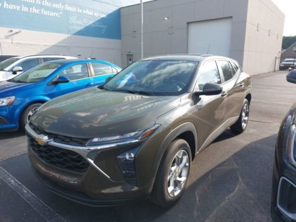 Used 2024 Chevrolet Trax LS SUV