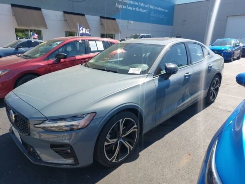 Used 2024 Volvo S60 Core Dark Theme Sedan