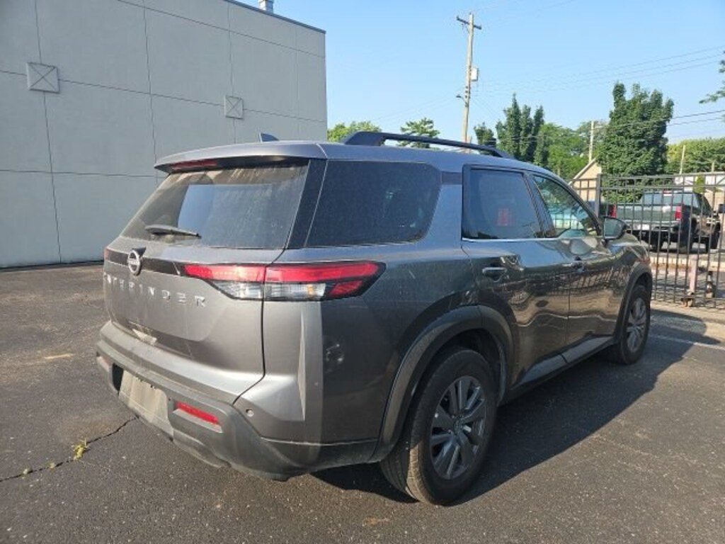 Used 2025 Nissan Pathfinder SV SUV