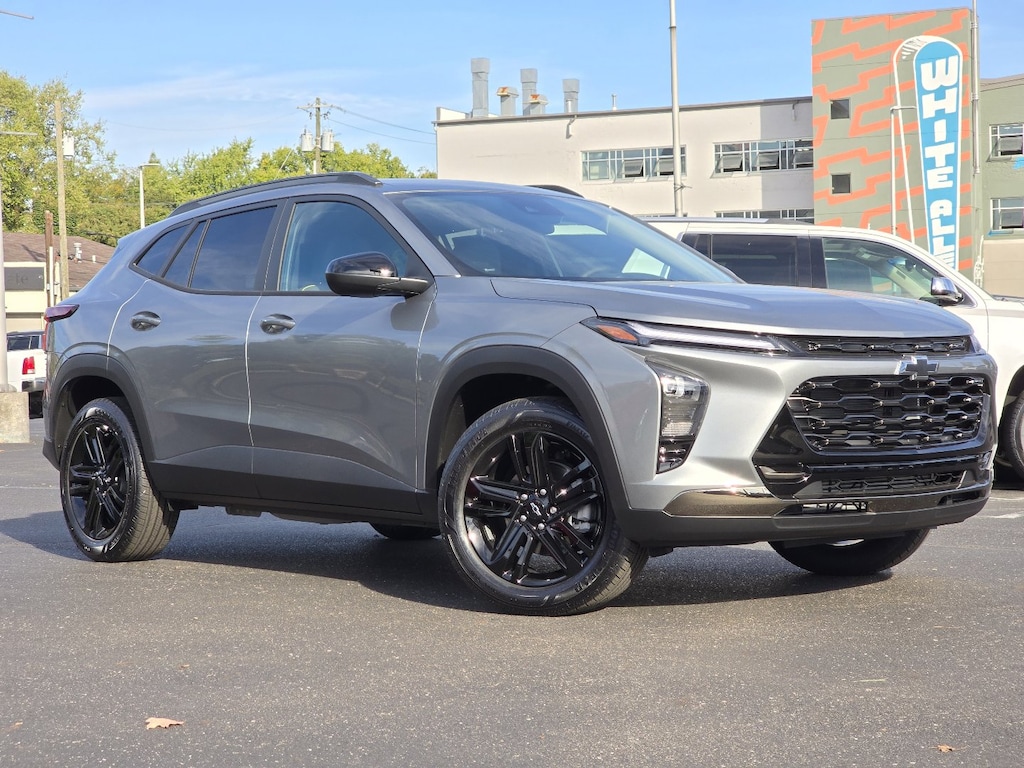 Used 2025 Chevrolet Trax Activ SUV