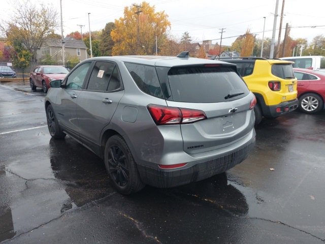 2023 Chevrolet Equinox LS photo 2