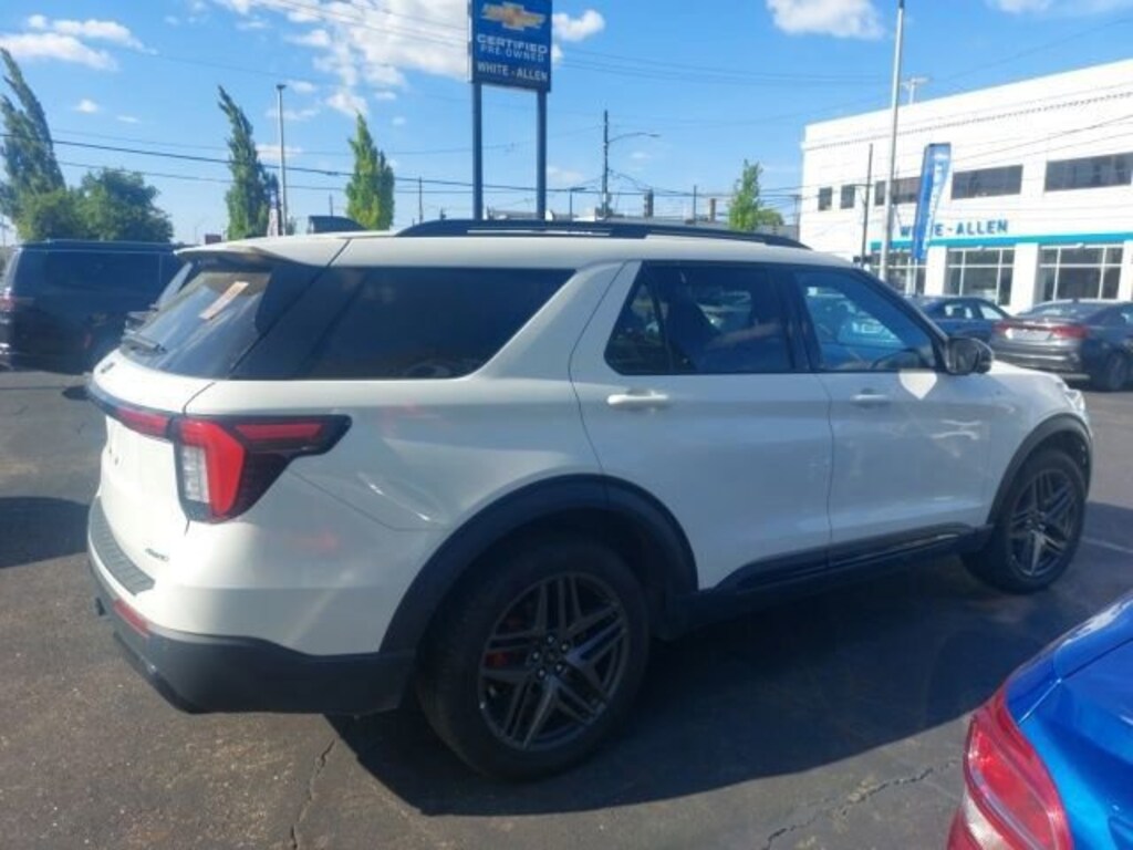 Used 2025 Ford Explorer ST-Line SUV