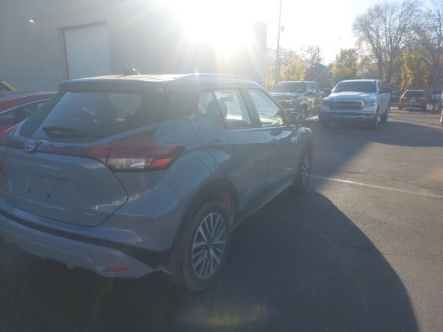 2023 Nissan Kicks SV photo 2