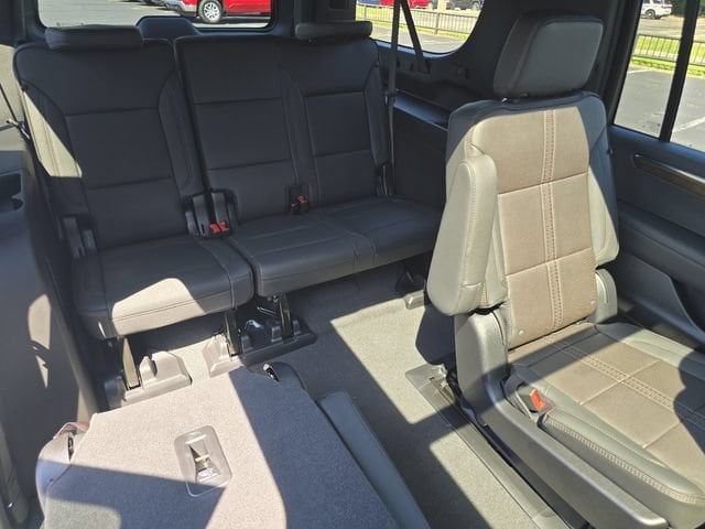 2026 Chevrolet Suburban High Country - Photo 14