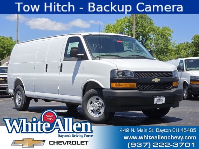 2026 Chevrolet Express 3500 Extended Work Van's photo