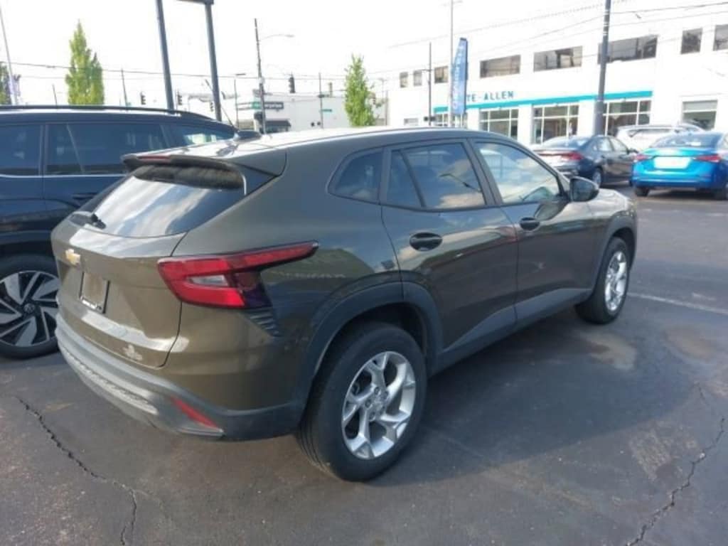 Used 2024 Chevrolet Trax LS SUV