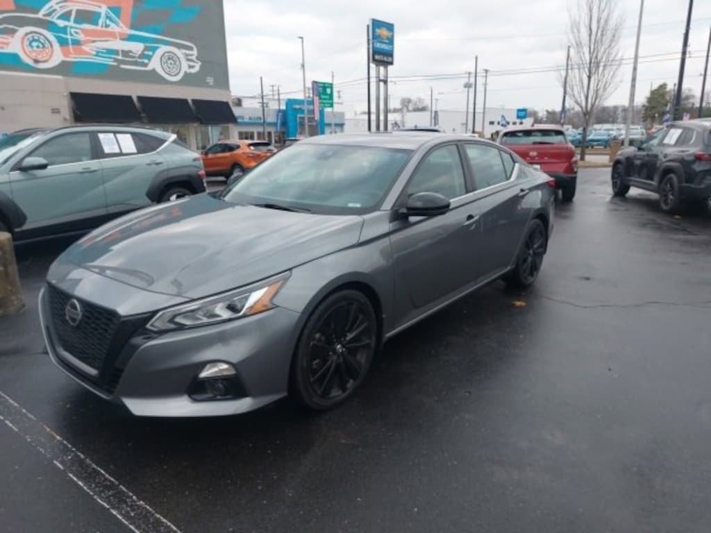 Used 2022 Nissan Altima 2.5 SR Sedan