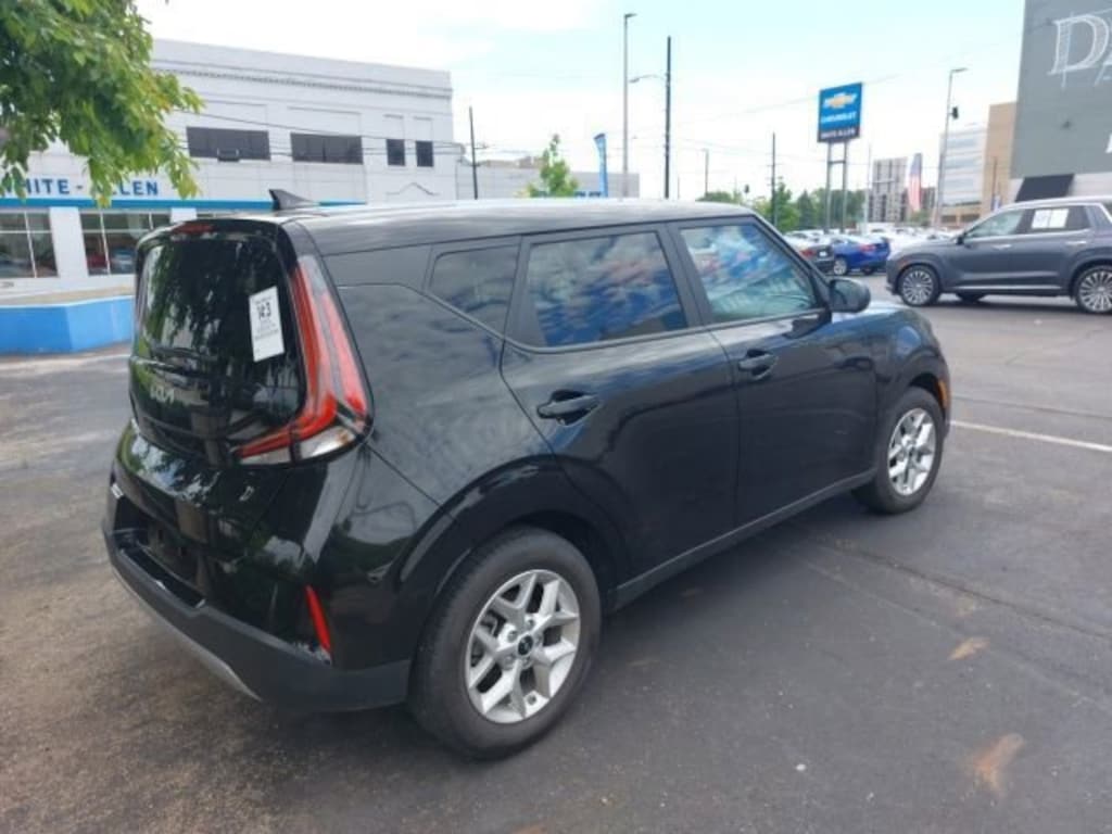 Used 2025 Kia Soul LX Hatchback