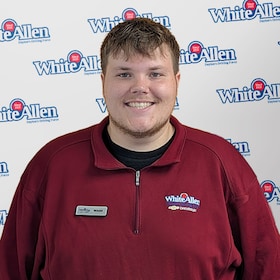 Staff member Wade Wilson from ID_b64b149c54a2