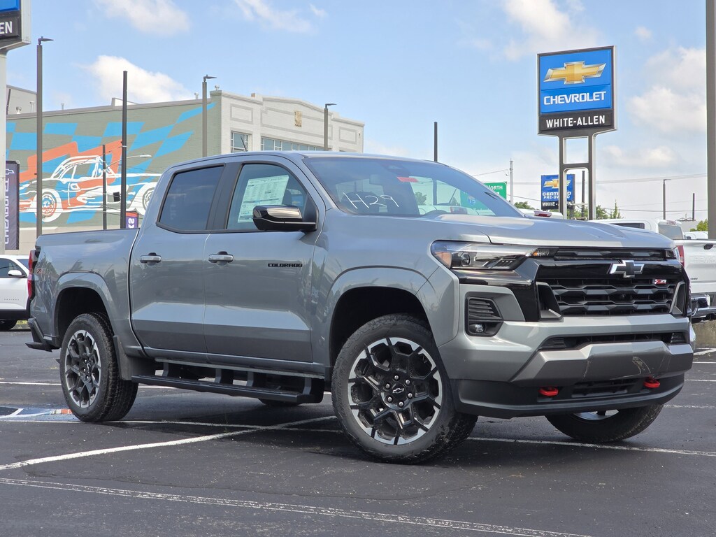 2026 Chevrolet Colorado Z71 photo 2