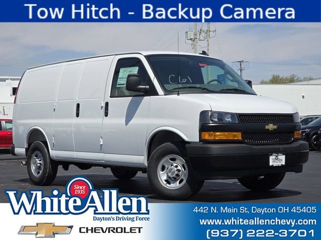 2026 Chevrolet Express 2500 Work Van HD's photo