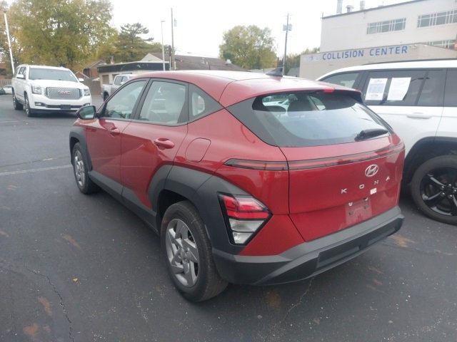 2024 Hyundai Kona SE photo 2