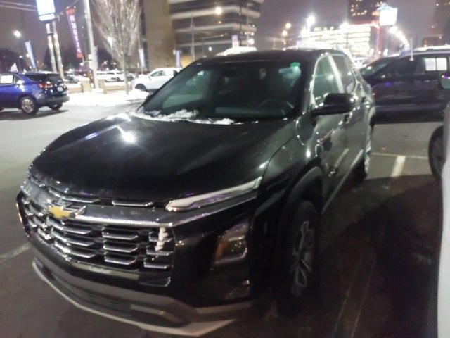 2025 Chevrolet Equinox LT photo 4