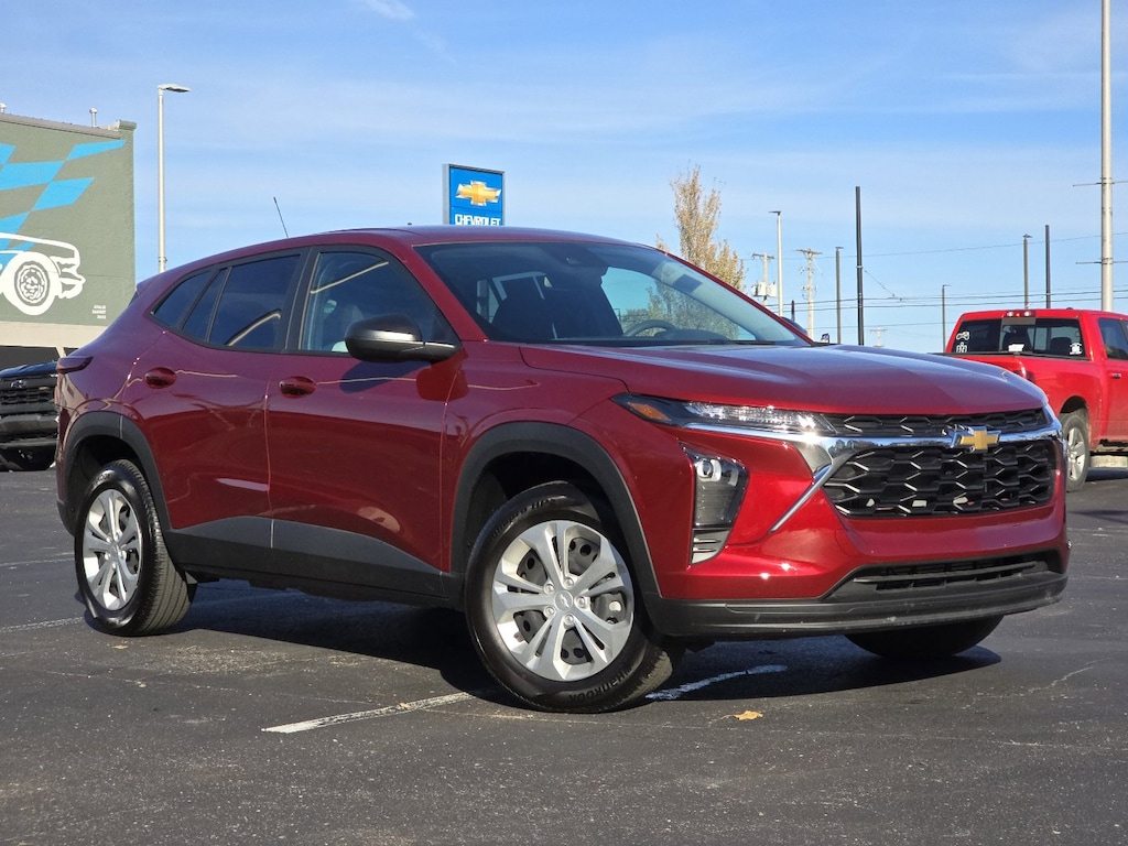Used 2025 Chevrolet Trax LS SUV