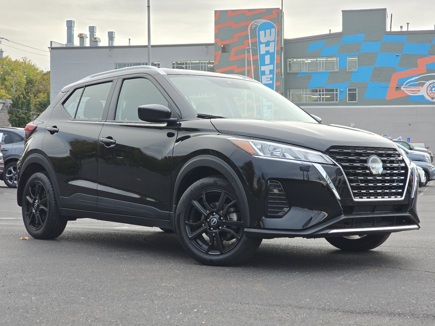 2023 Nissan Kicks SV photo 2