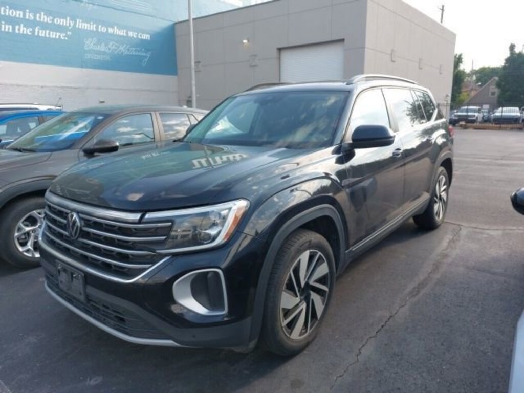 Used 2024 Volkswagen Atlas 2.0T SE w/Technology SUV