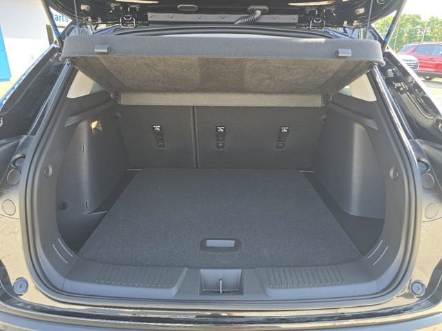 2026 Chevrolet Trax LT - Photo 11