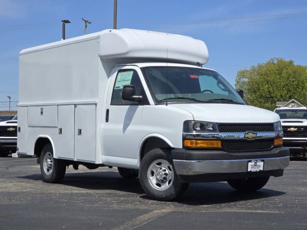 New 2026 Chevrolet Express Commercial Cutaway 1WT Cutaway Van