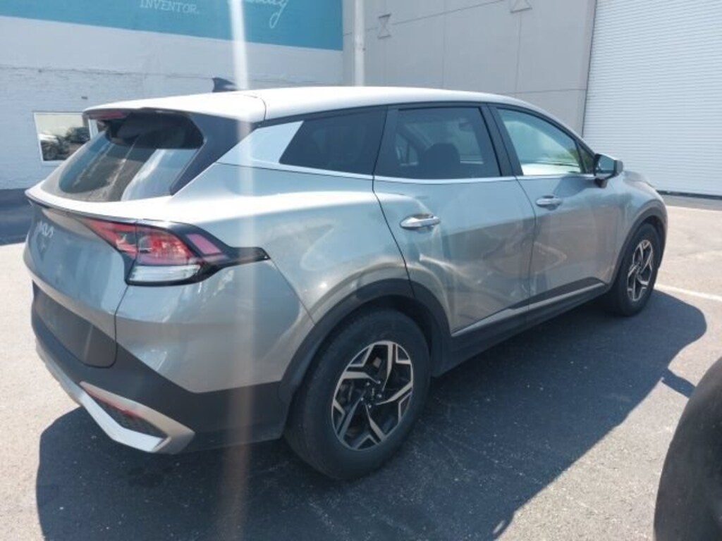 Used 2024 Kia Sportage LX SUV