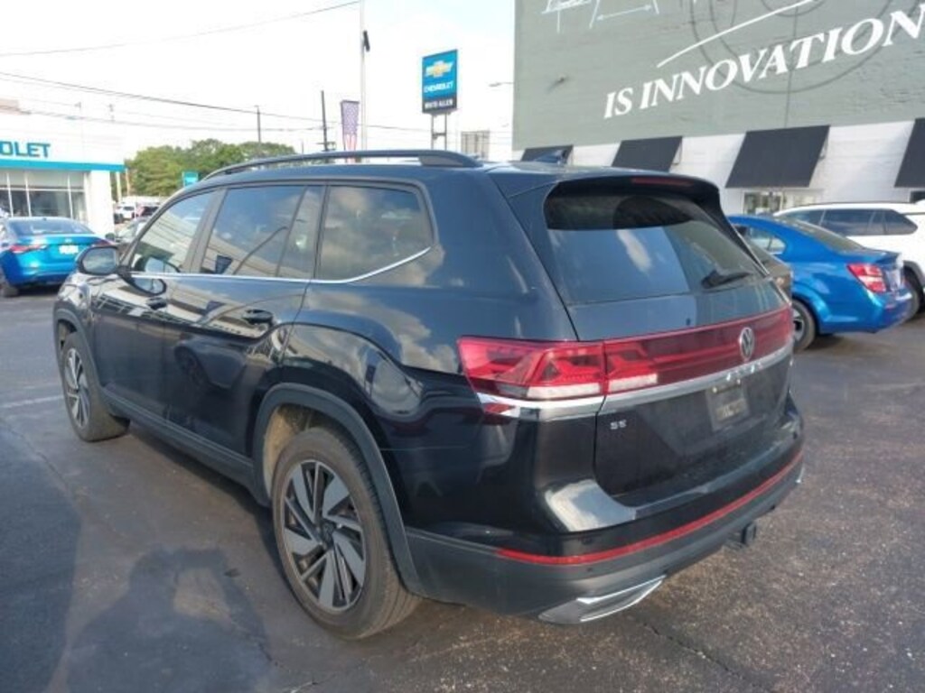 Used 2024 Volkswagen Atlas 2.0T SE w/Technology SUV